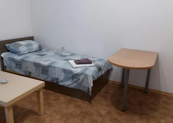 Charming Aquamarine Getaway アパート ヴァルナ